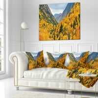 Designart Tepelerin Üzerinde Sarı Sonbahar Yaprakları - Manzara Baskılı Kırlent - 16x16